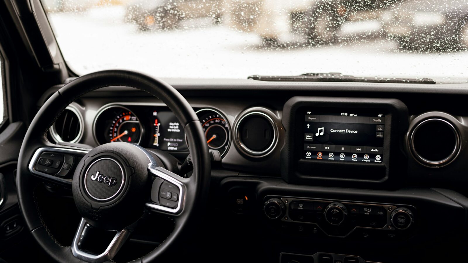 Jeep Wrangler JL steering wheel and dashboard